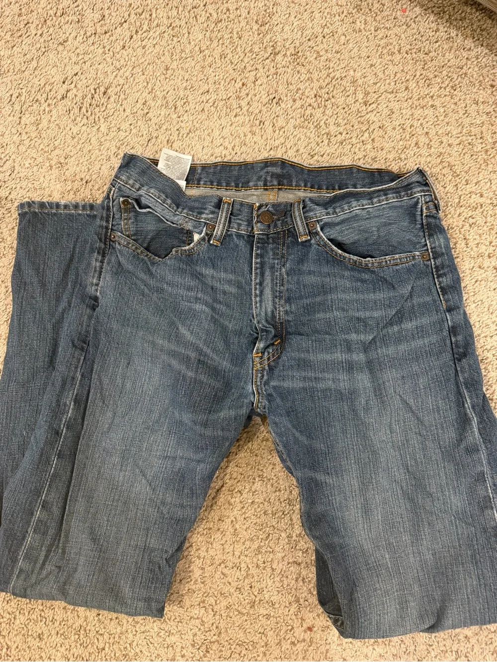 Levis straight leg